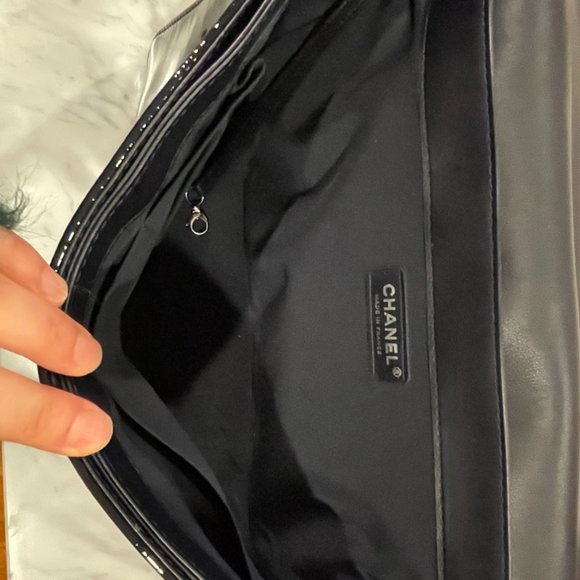 CHANEL - Navy Blue Patent Leather Large Boy Rever - Picture 5 of 8